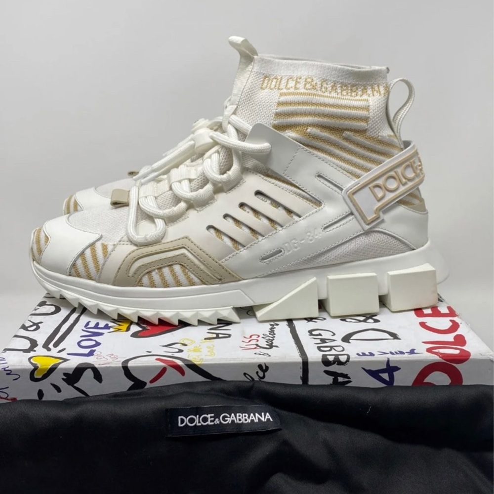 Dolce and Gabbana dg-4 high top sneakers
(Worn once) size 8